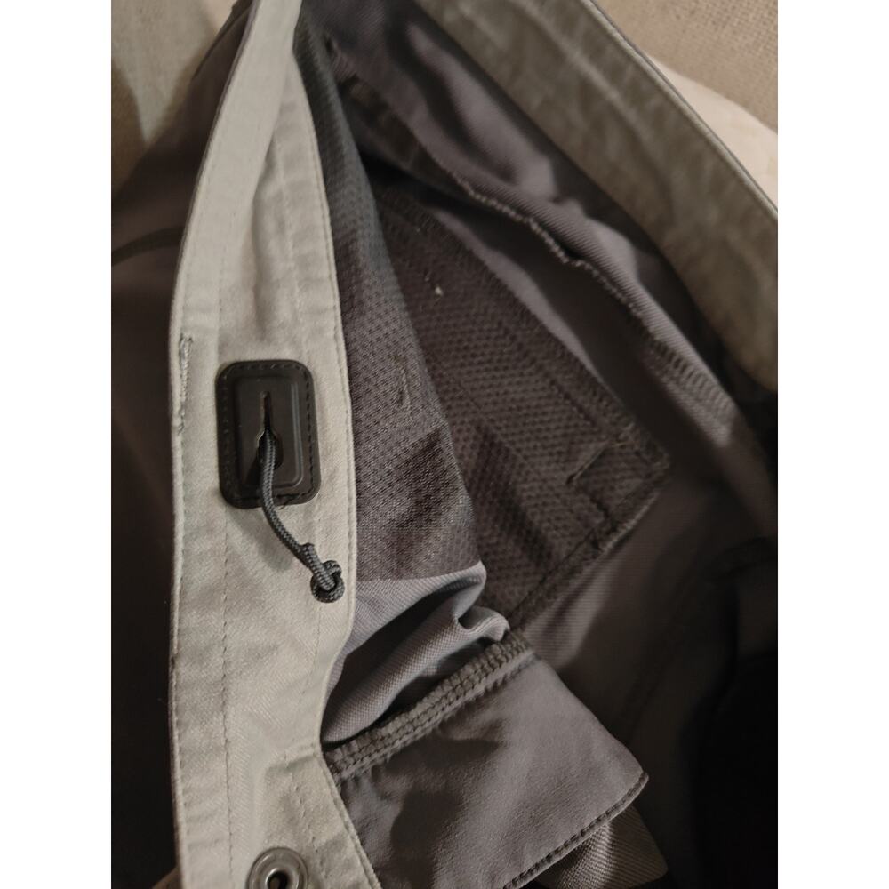 REI Gray Women's Endeavor  Straight Leg Hiking Pants Size 8 Waterproof Outdoors - Picture 6 of 8